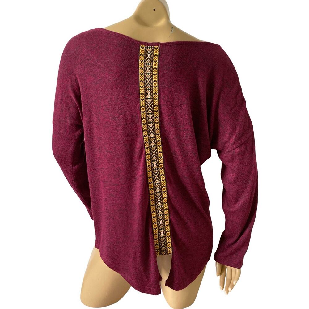 One World Burgundy V-Neck Aztec Embroidered Long Sleeve Knit Top Size Large